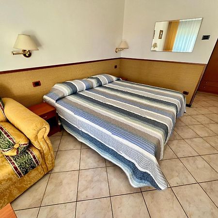 Hotel Ca' Bianca Da Paolino Misano Adriatico Zewnętrze zdjęcie