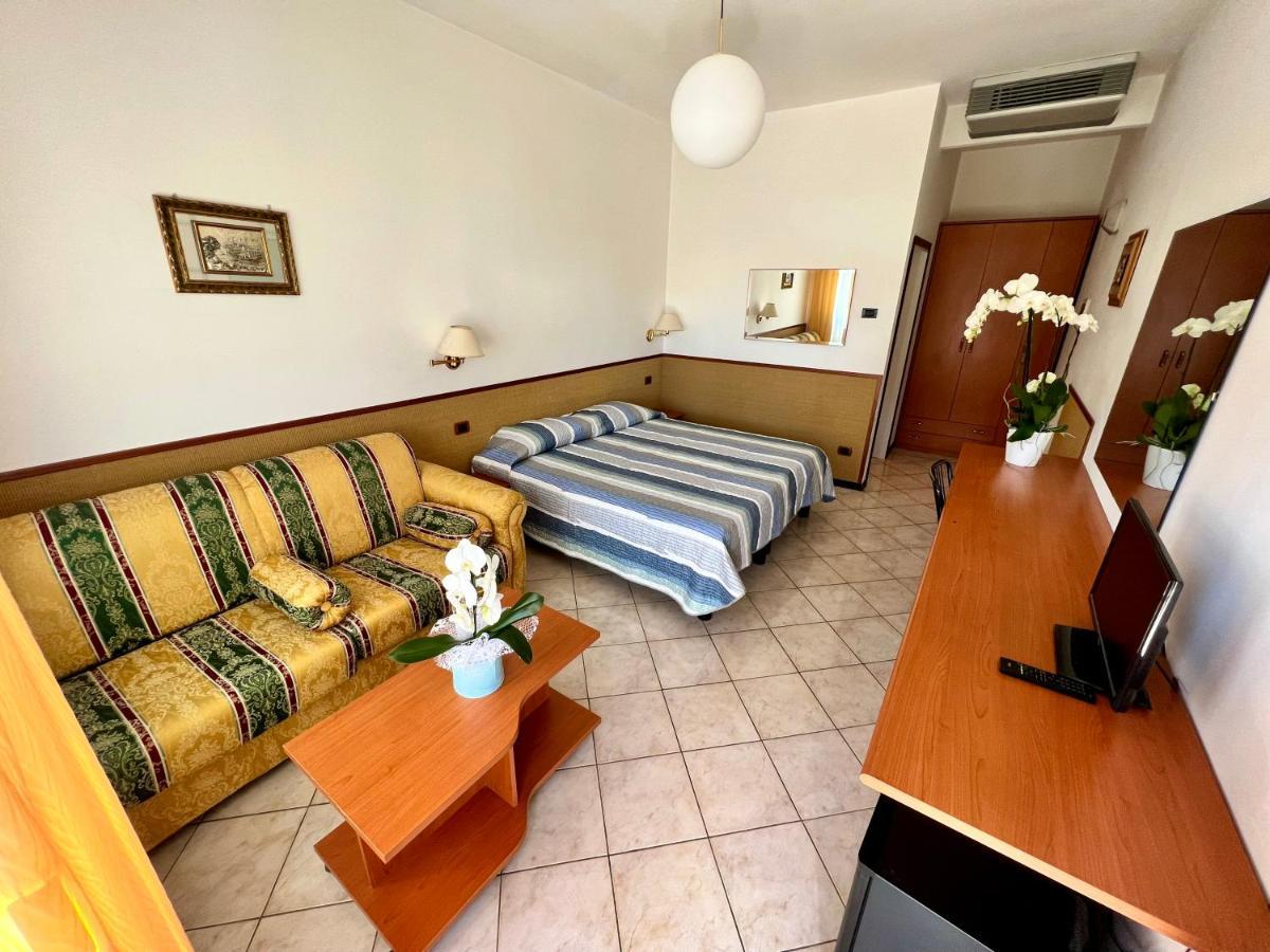 Hotel Ca' Bianca Da Paolino Misano Adriatico Zewnętrze zdjęcie